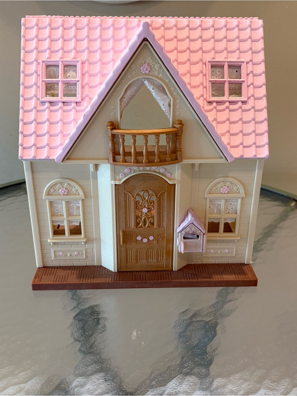 Calico Critter Pink & Cream Dollhouse Playset with Balcony and Mailbox